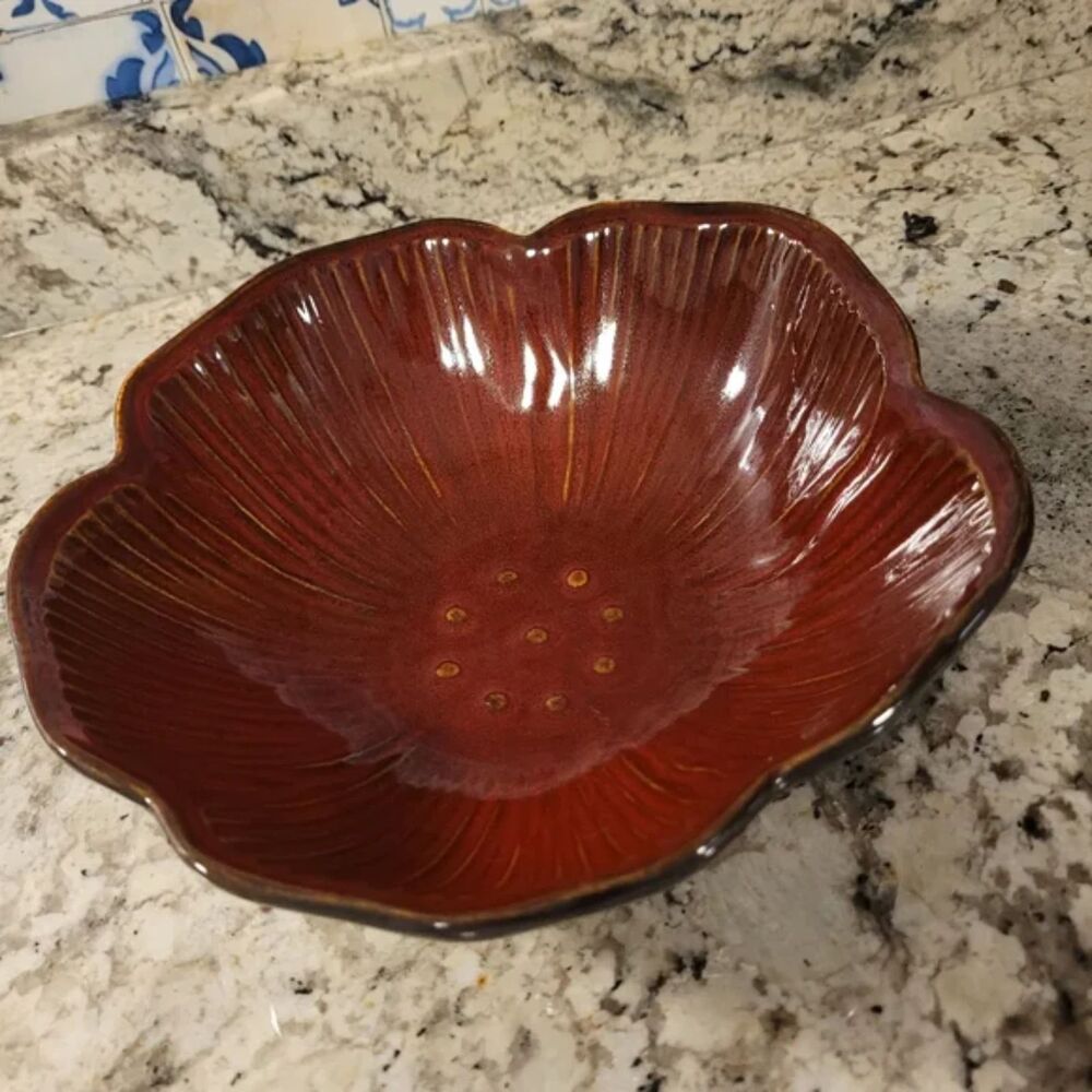 Pfaltzgraff  Sarina red flower bowl